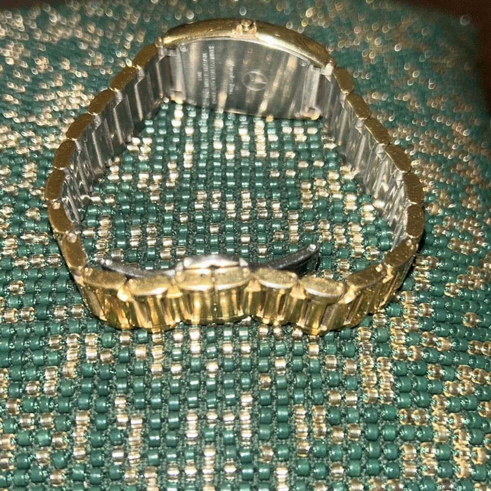 Vintage Mercedes Benz Gold Water resistant Watch - Picture 7 of 8